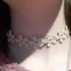 Flower choker